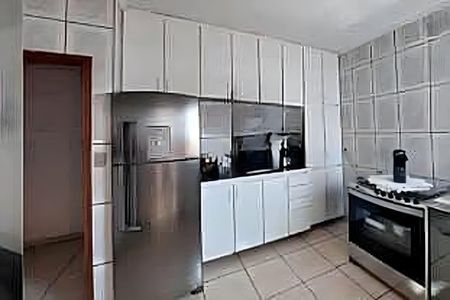 Casa à venda com 199m², 5 quartos e 2 vagas