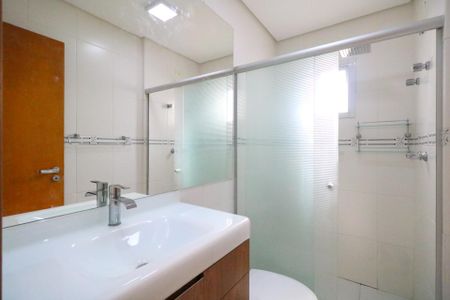 Apartamento à venda com 160m², 2 quartos e 3 vagas Apartamento à venda com 160m², 2 quartos e 3 vagasBanheiro da Suíte