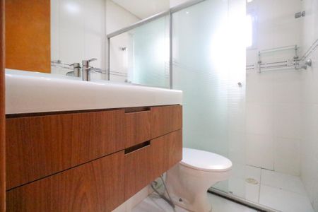 Apartamento à venda com 160m², 2 quartos e 3 vagas Apartamento à venda com 160m², 2 quartos e 3 vagasBanheiro da Suíte