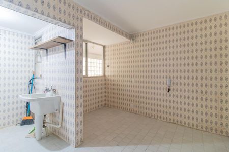 Apartamento à venda com 100m², 2 quartos e 1 vaga Apartamento à venda com 100m², 2 quartos e 1 vagaCozinha e Área de Serviço