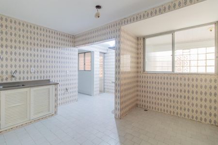 Apartamento à venda com 100m², 2 quartos e 1 vaga Apartamento à venda com 100m², 2 quartos e 1 vagaCozinha e Área de Serviço