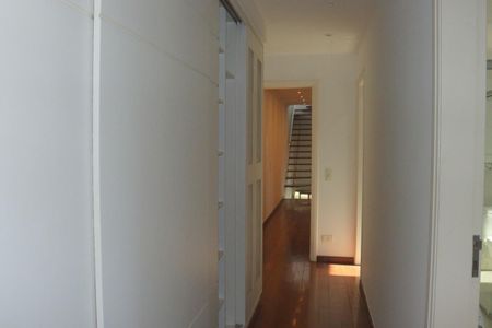 Casa à venda com 258m², 4 quartos e 2 vagas