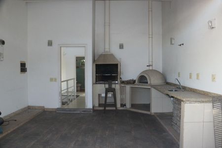 Casa à venda com 258m², 4 quartos e 2 vagas