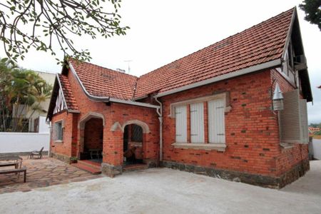 Casa à venda com 350m², 4 quartos e 4 vagas