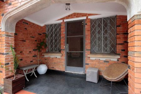 Casa à venda com 350m², 4 quartos e 4 vagas