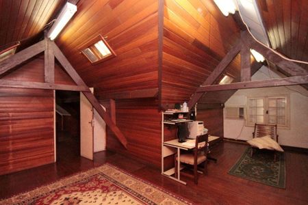 Casa à venda com 350m², 4 quartos e 4 vagas