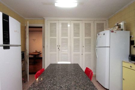 Casa à venda com 350m², 4 quartos e 4 vagas