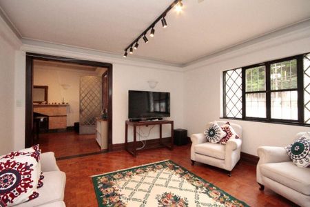 Casa à venda com 4 quartos, 350m² em Pacaembu, São Paulo