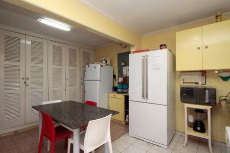 Casa à venda com 350m², 4 quartos e 4 vagas