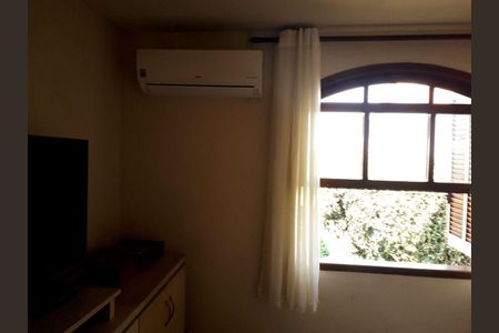 Casa à venda com 260m², 2 quartos e 4 vagas