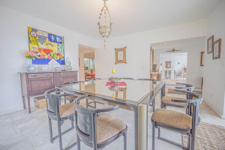 Casa à venda com 350m², 3 quartos e 2 vagas