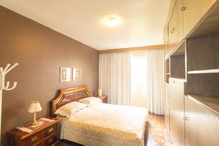 Apartamento para alugar com 222m², 4 quartos e 2 vagasQuarto 2