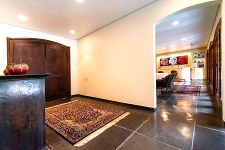 Casa à venda com 560m², 4 quartos e 5 vagas