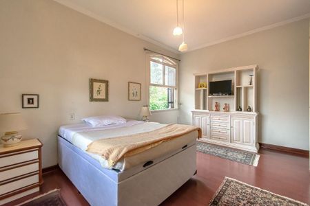 Casa à venda com 560m², 4 quartos e 5 vagas