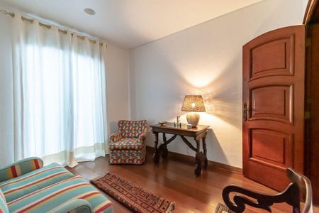 Casa à venda com 560m², 4 quartos e 5 vagas