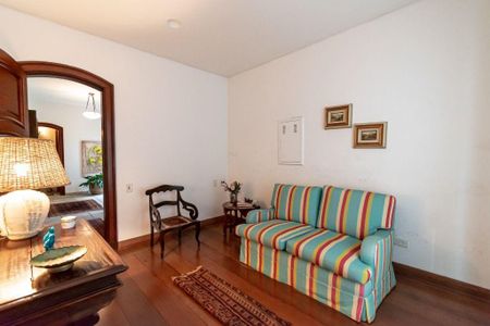 Casa à venda com 560m², 4 quartos e 5 vagas