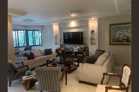 Apartamento à venda com 4 quartos, 210m² em Santa Cecilia, São Paulo