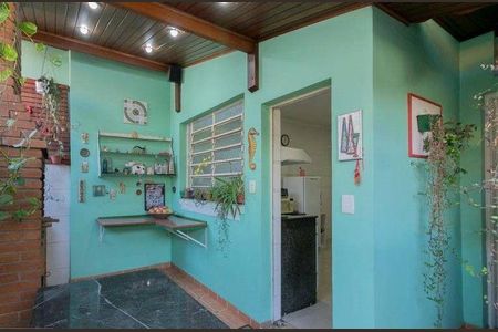 Casa à venda com 165m², 3 quartos e 2 vagas