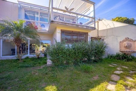 Casa à venda com 300m², 3 quartos e 6 vagas