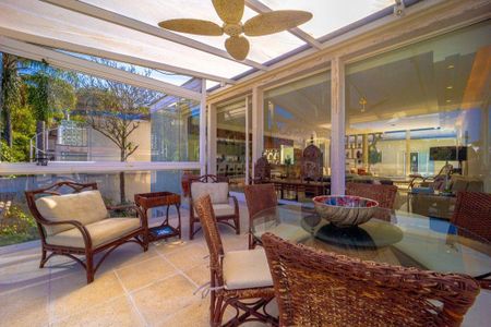 Casa à venda com 300m², 3 quartos e 6 vagas