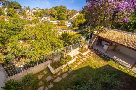 Casa à venda com 300m², 3 quartos e 6 vagas