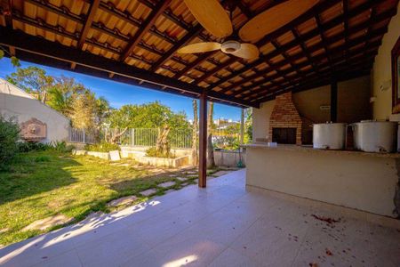 Casa à venda com 300m², 3 quartos e 6 vagas