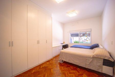 Casa à venda com 300m², 3 quartos e 6 vagas