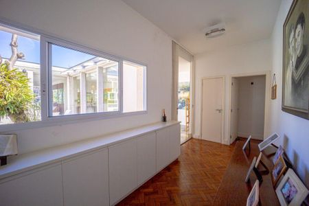 Casa à venda com 300m², 3 quartos e 6 vagas
