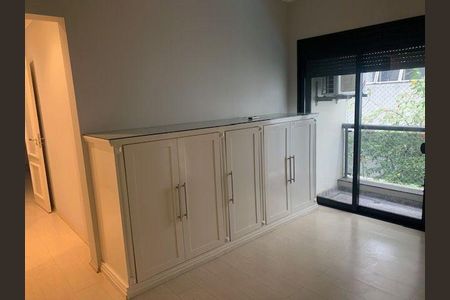 Apartamento à venda com 3 quartos, 197m² em Santa Cecilia, São Paulo