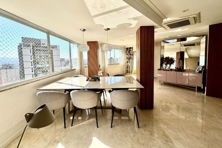 Apartamento à venda com 205m², 3 quartos e 3 vagas