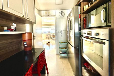 Apartamento à venda com 205m², 3 quartos e 3 vagas