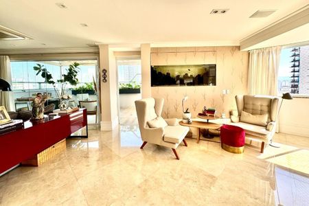 Apartamento à venda com 205m², 3 quartos e 3 vagas