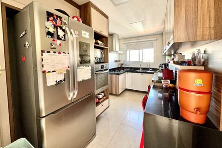 Apartamento à venda com 205m², 3 quartos e 3 vagas