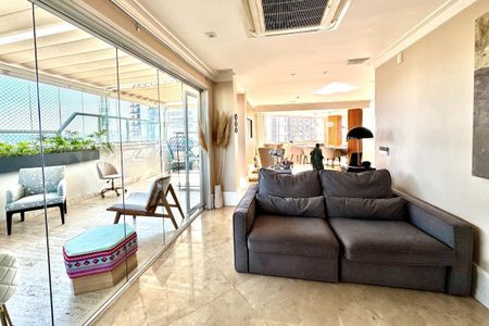 Apartamento à venda com 205m², 3 quartos e 3 vagas