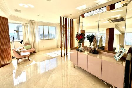 Apartamento à venda com 205m², 3 quartos e 3 vagas