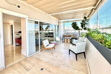 Apartamento à venda com 205m², 3 quartos e 3 vagas