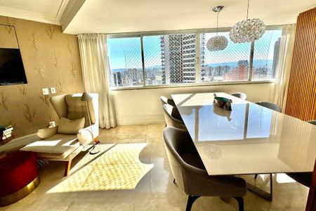 Apartamento à venda com 205m², 3 quartos e 3 vagas