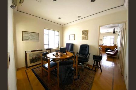Casa à venda com 3 quartos, 180m² em Jardim Paulista, São Paulo