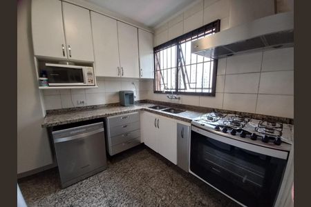 Apartamento à venda com 230m², 4 quartos e 6 vagas