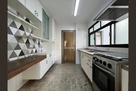 Apartamento à venda com 200m², 3 quartos e 3 vagas