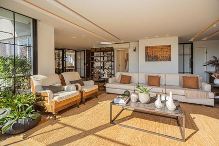 Apartamento à venda com 3 quartos, 330m² em Jardim Europa, São Paulo