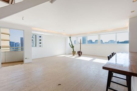 Apartamento à venda com 3 quartos, 181m² em Itaim Bibi, São Paulo