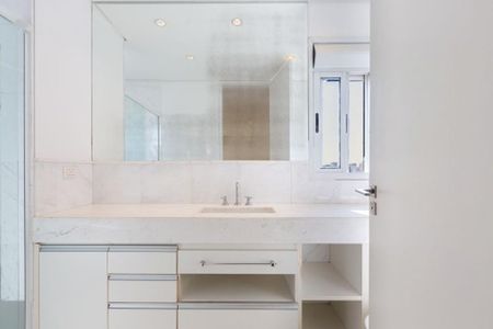 Apartamento à venda com 3 quartos, 181m² em Itaim Bibi, São Paulo