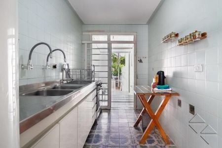 Casa à venda com 292m², 3 quartos e 4 vagas