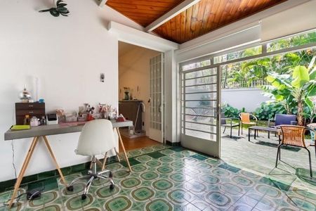 Casa à venda com 292m², 3 quartos e 4 vagas