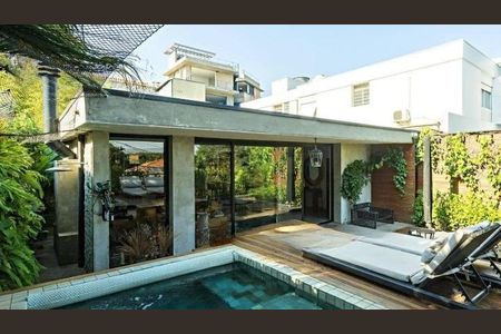 Casa à venda com 220m², 2 quartos e 2 vagas