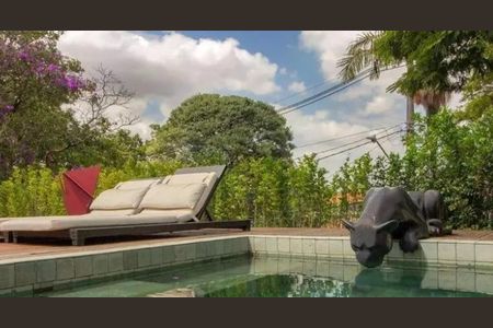 Casa à venda com 2 quartos, 220m² em Alto de Pinheiros, São Paulo