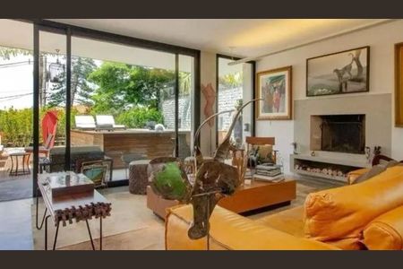 Casa à venda com 2 quartos, 220m² em Alto de Pinheiros, São Paulo