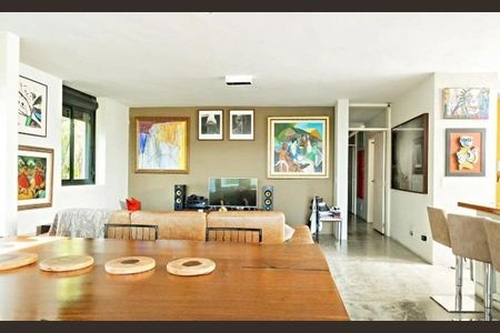 Casa à venda com 2 quartos, 220m² em Alto de Pinheiros, São Paulo
