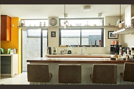 Casa à venda com 2 quartos, 220m² em Alto de Pinheiros, São Paulo